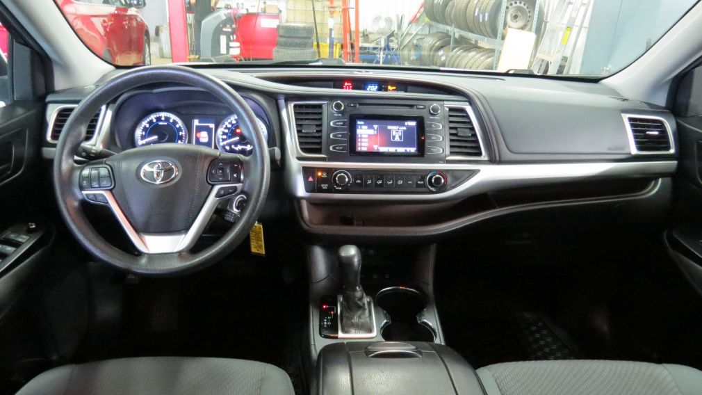 2018 Toyota Highlander LE #13