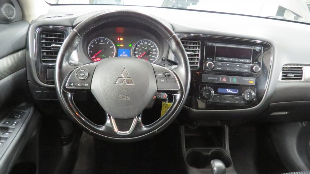 2016 Mitsubishi Outlander ES #22