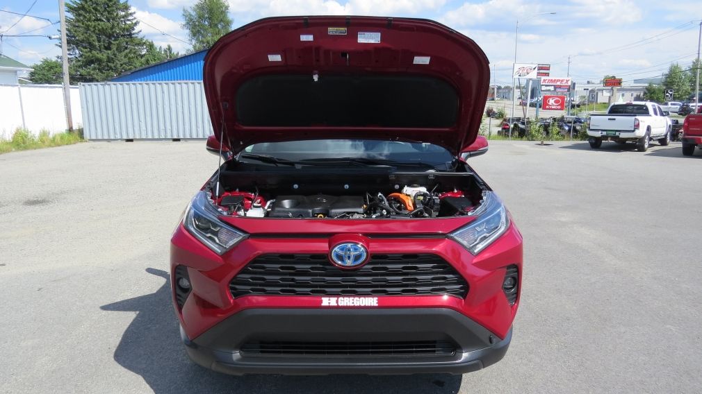 2020 Toyota Rav 4 Hybrid XLE #29