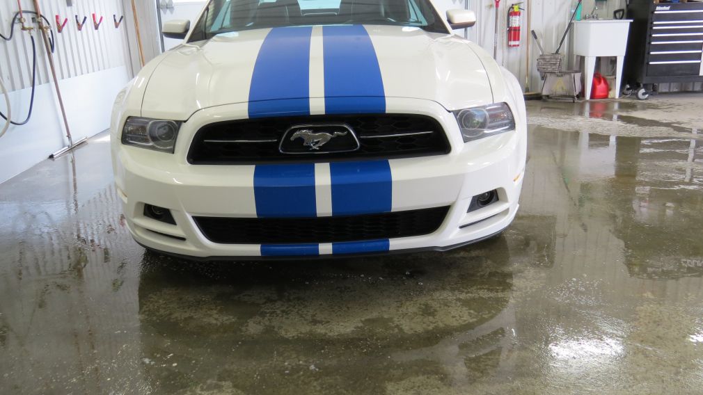 2013 Ford Mustang V6 Premium #2