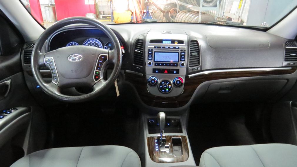 2012 Hyundai Santa Fe GL #13