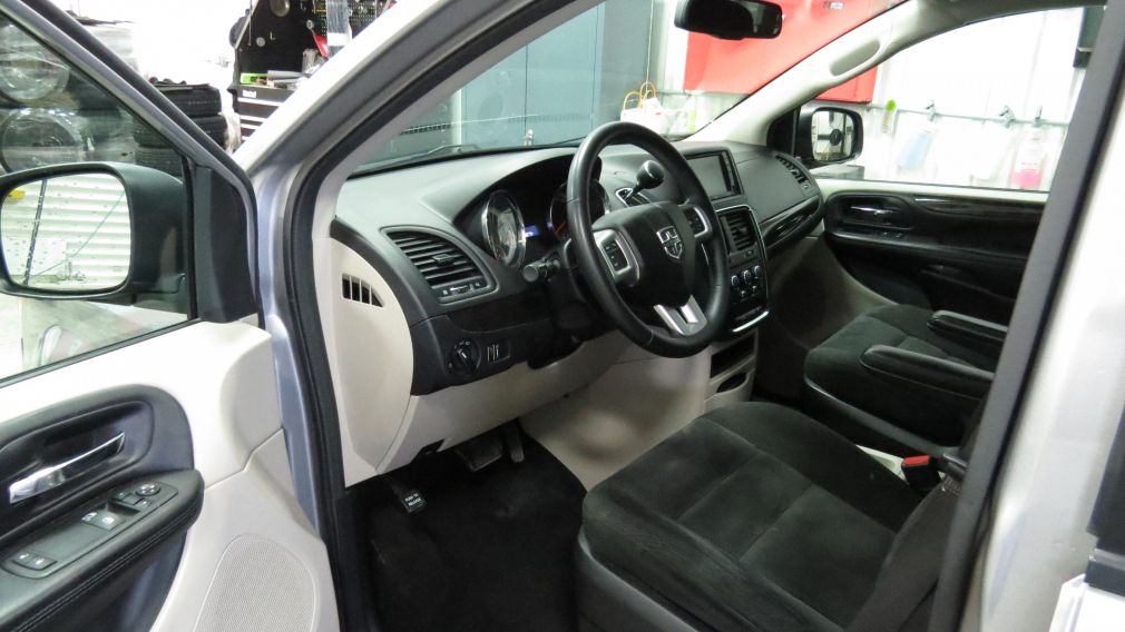 2015 Dodge GR Caravan SXT #9