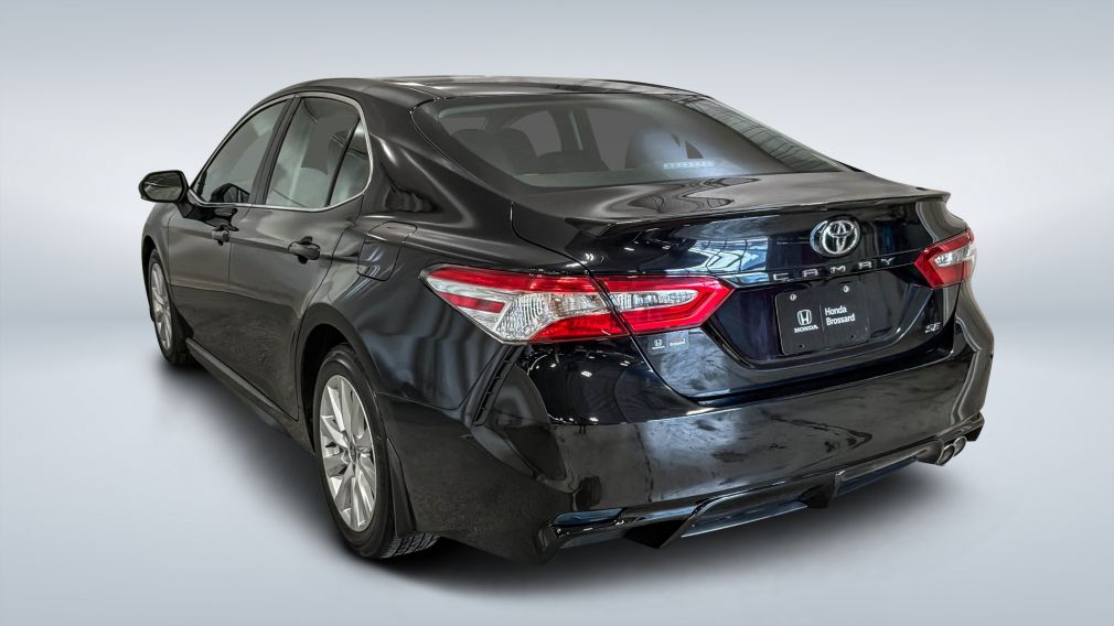 2020 Toyota Camry — photo 5