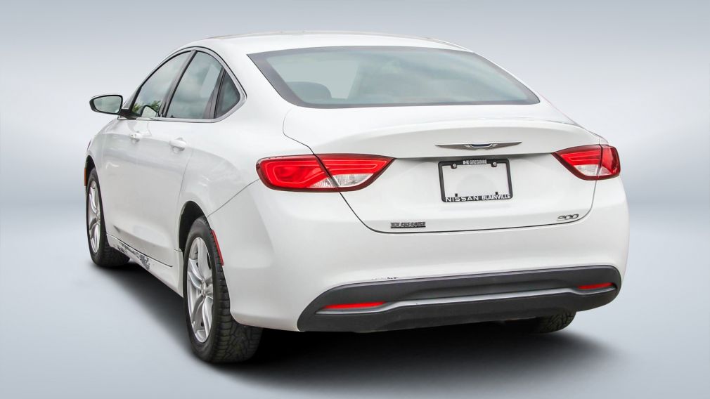 2015 Chrysler 200 — photo 4