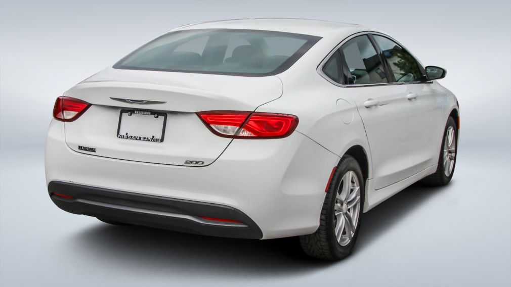 2015 Chrysler 200 — photo 6