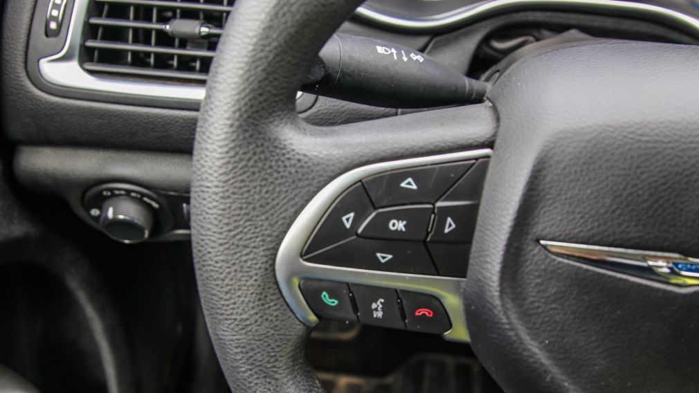 2015 Chrysler 200 — photo 8