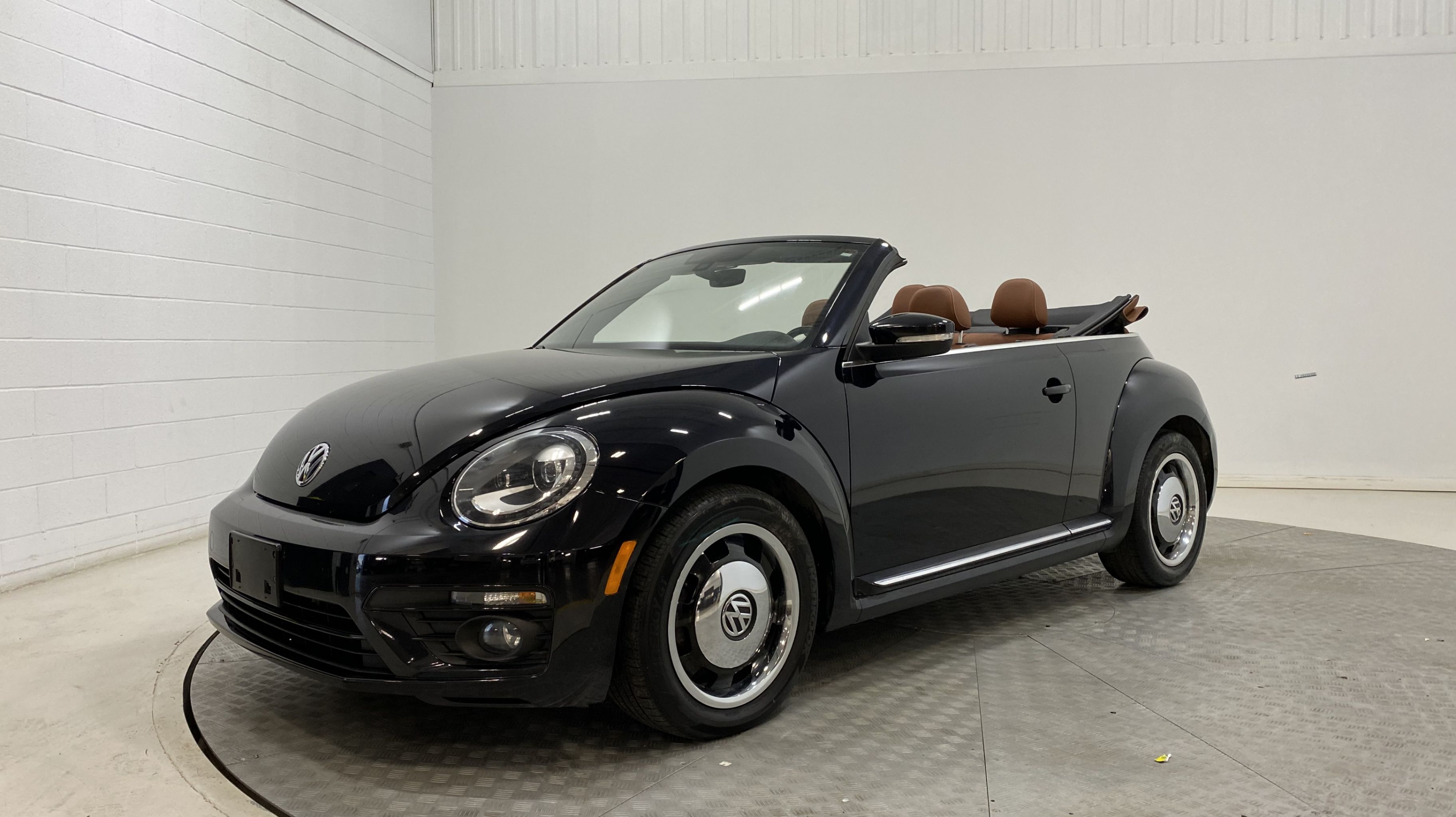 Volkswagen BEETLE 2017 Convertible**Classic**Fender** usagée et d