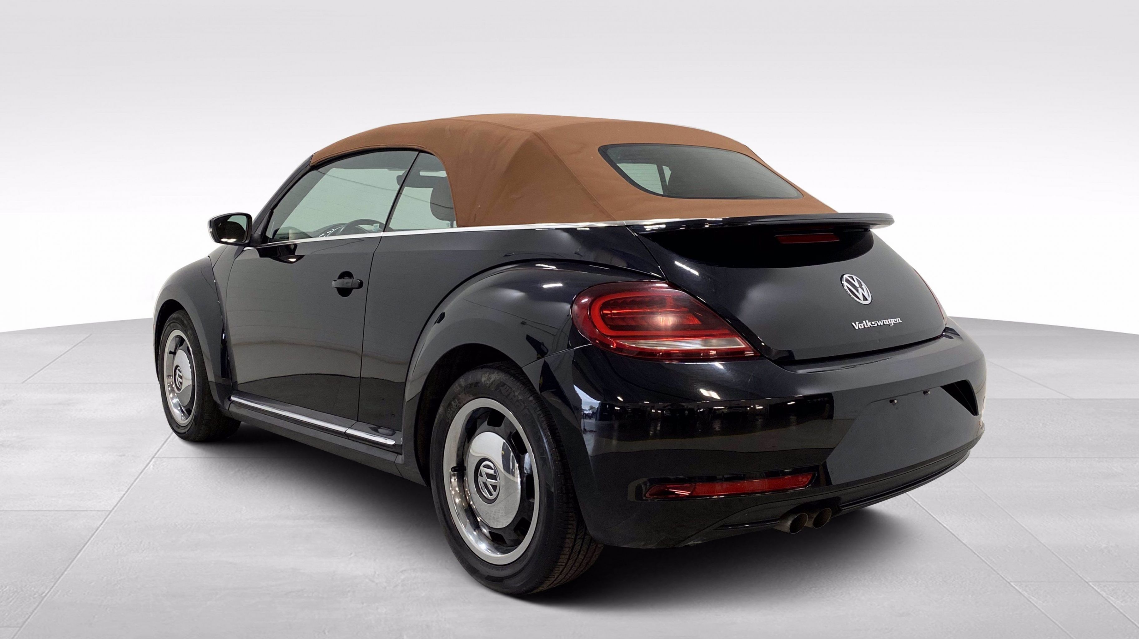 Volkswagen BEETLE 2017 Convertible**Classic**Fender** usagée et d