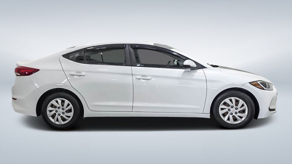 2017 Hyundai Elantra — photo 8