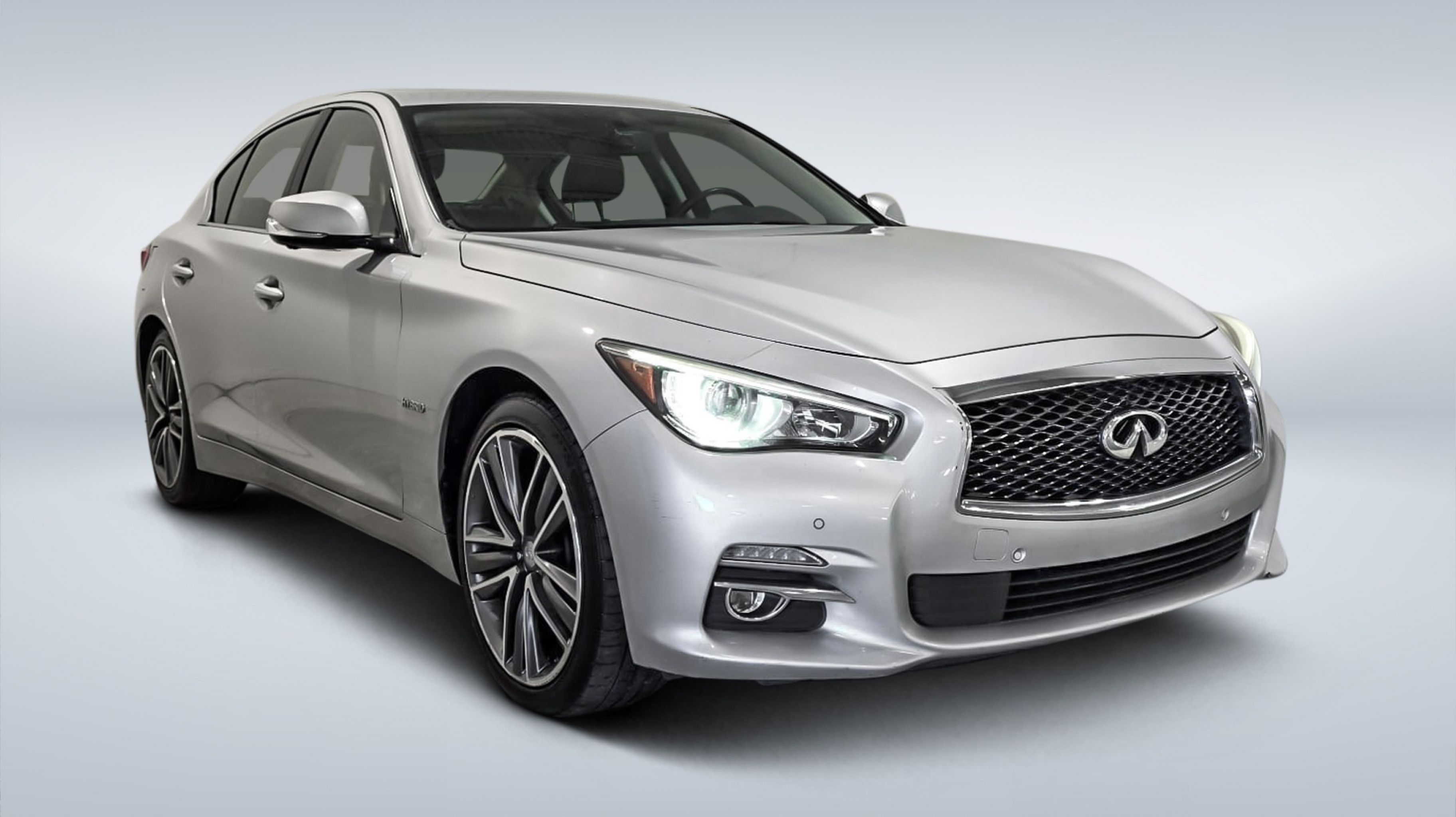 2016 Infiniti Q50 (Toit ouvrant) — Monbili