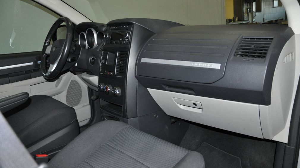 2010 Dodge GR Caravan SE #38