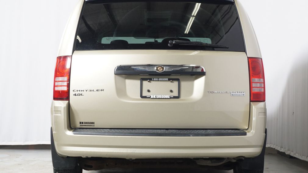 2010 Chrysler Town And Country Touring #5