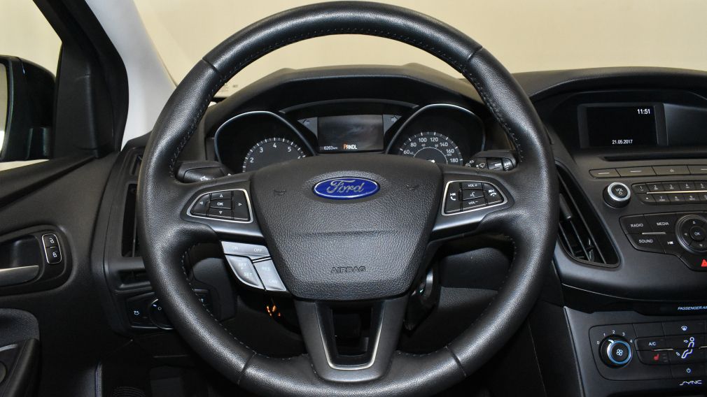 2016 Ford Focus SE #12