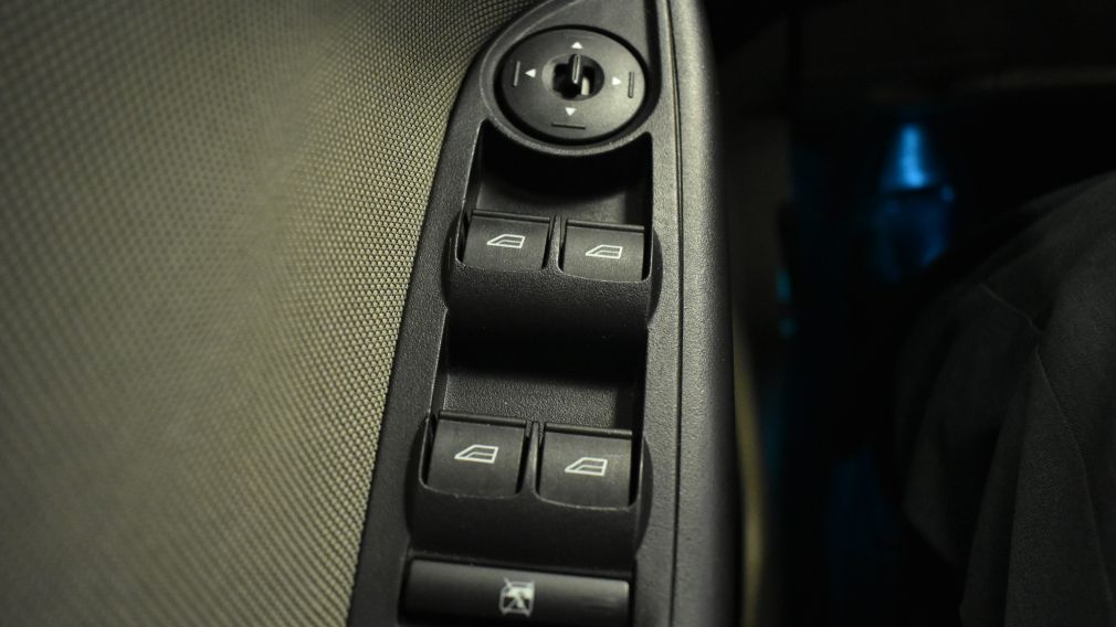 2012 Ford Focus SE #37