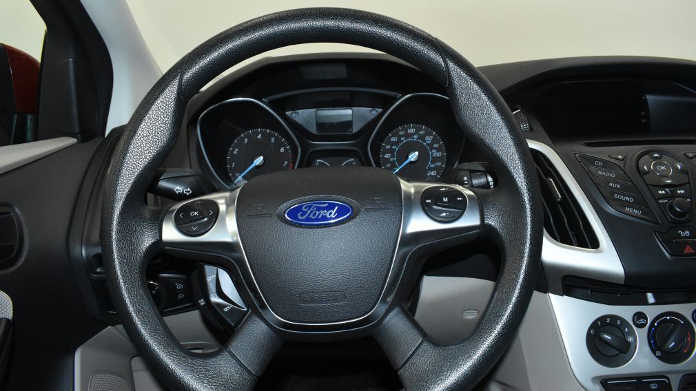 2012 Ford Focus SE #12