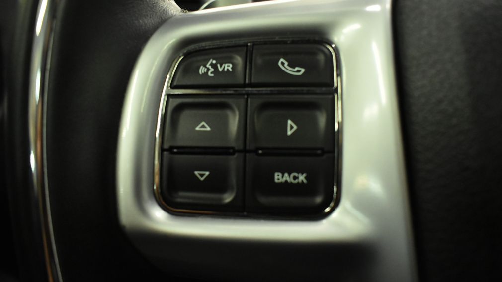 2012 Chrysler 300C Luxury Series, AWD, TOIT, Navigation #14