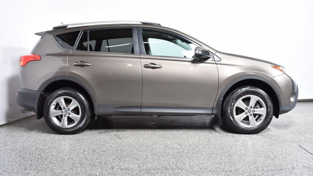 2015 Toyota Rav 4 XLE #2