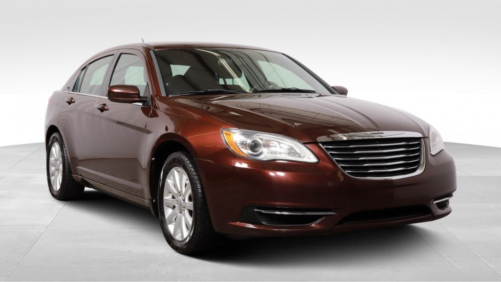 2013 Chrysler 200 LX #0