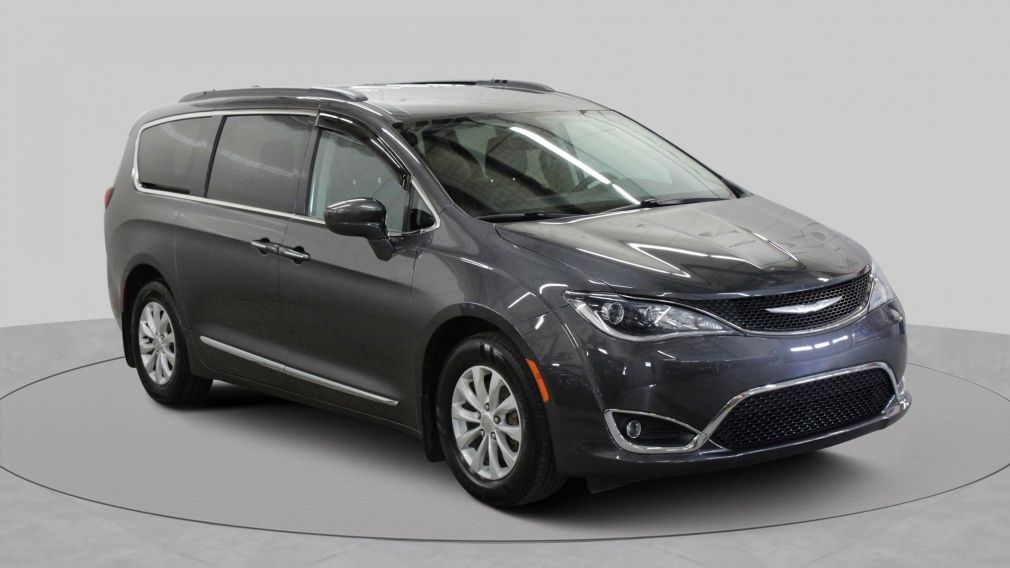 2017 Chrysler Pacifica Touring-L #0