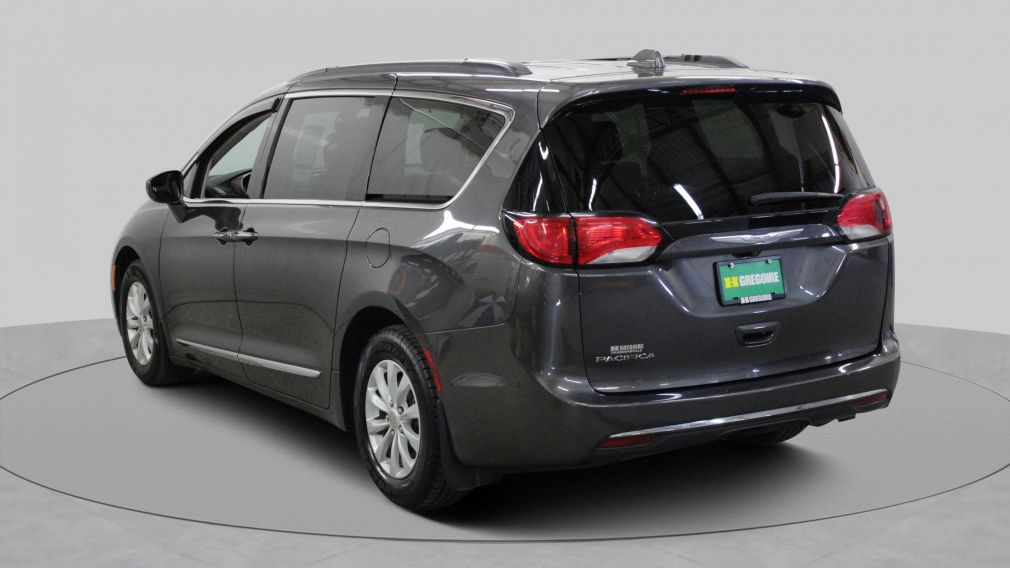 2017 Chrysler Pacifica Touring-L #4