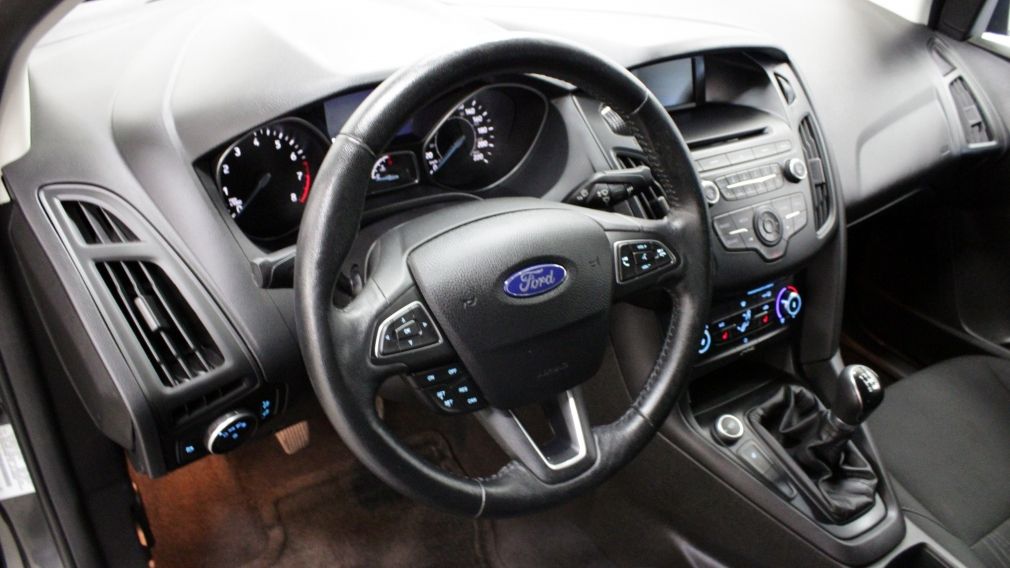 2016 Ford Focus SE #9