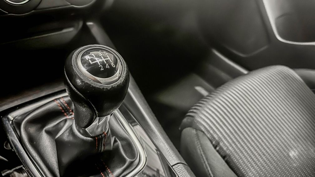 2016 Mazda 3 GT #15