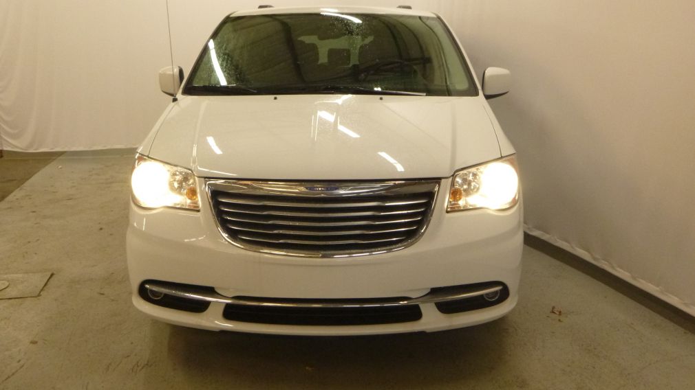 2015 Chrysler Town And Country Touring #21