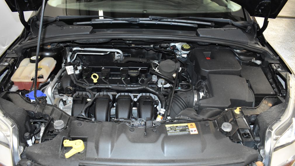 2012 Ford Focus SEL #24