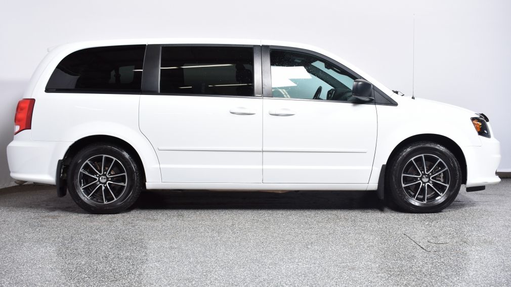 2014 Dodge GR Caravan SXT #2