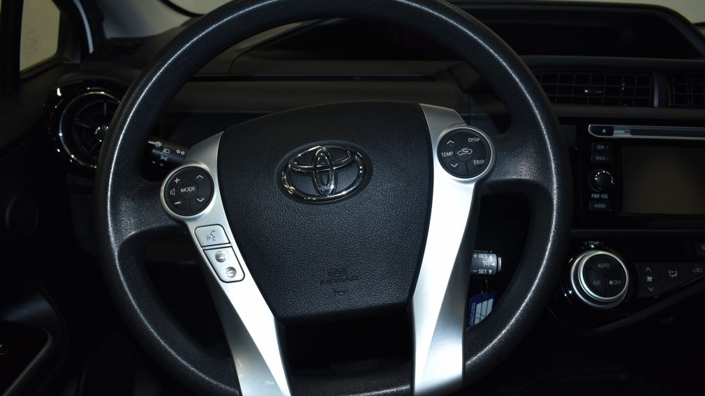 2015 Toyota Prius Technology #12