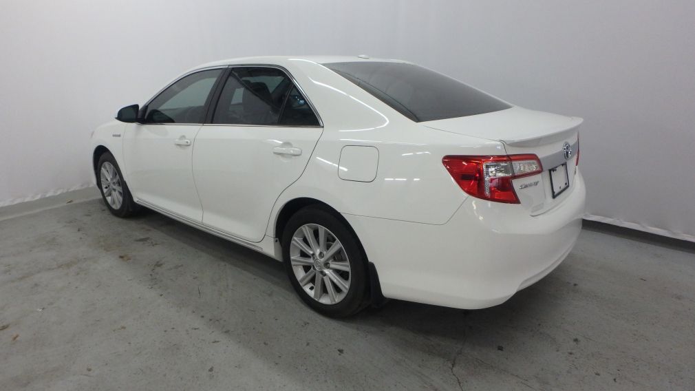 2013 Toyota Camry XLE #2