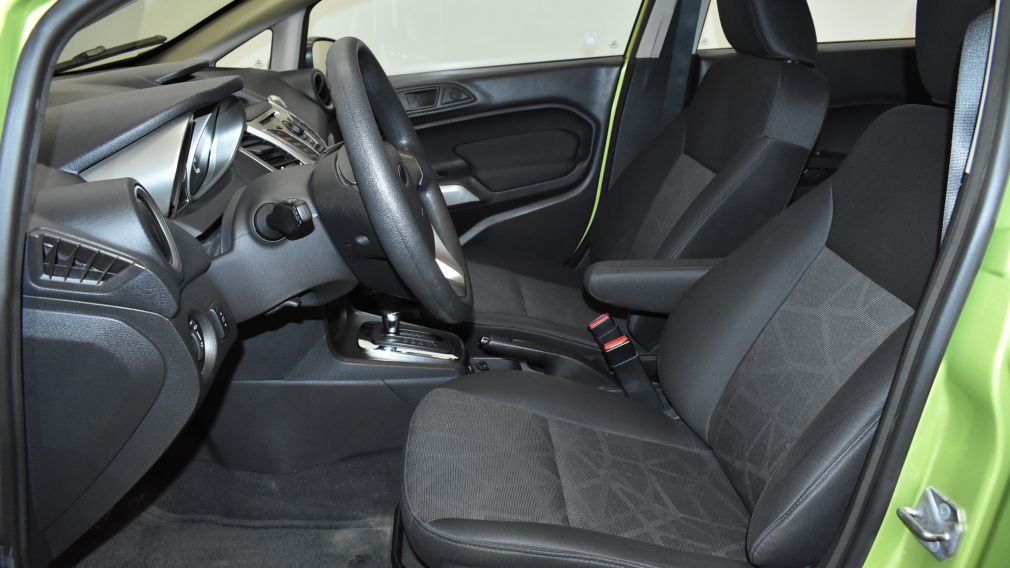 2012 Ford Fiesta SE #9