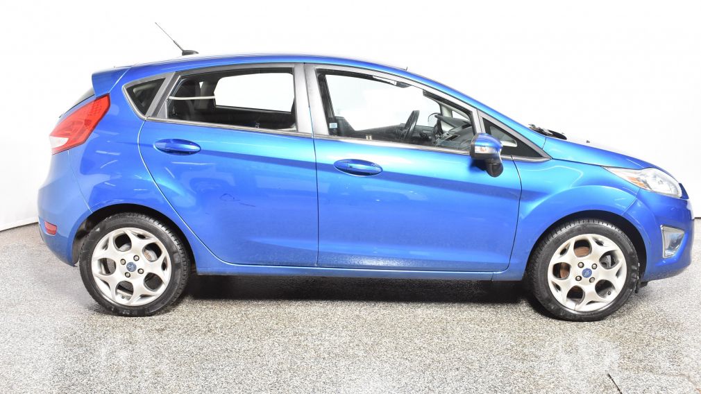 2011 Ford Fiesta SES #2