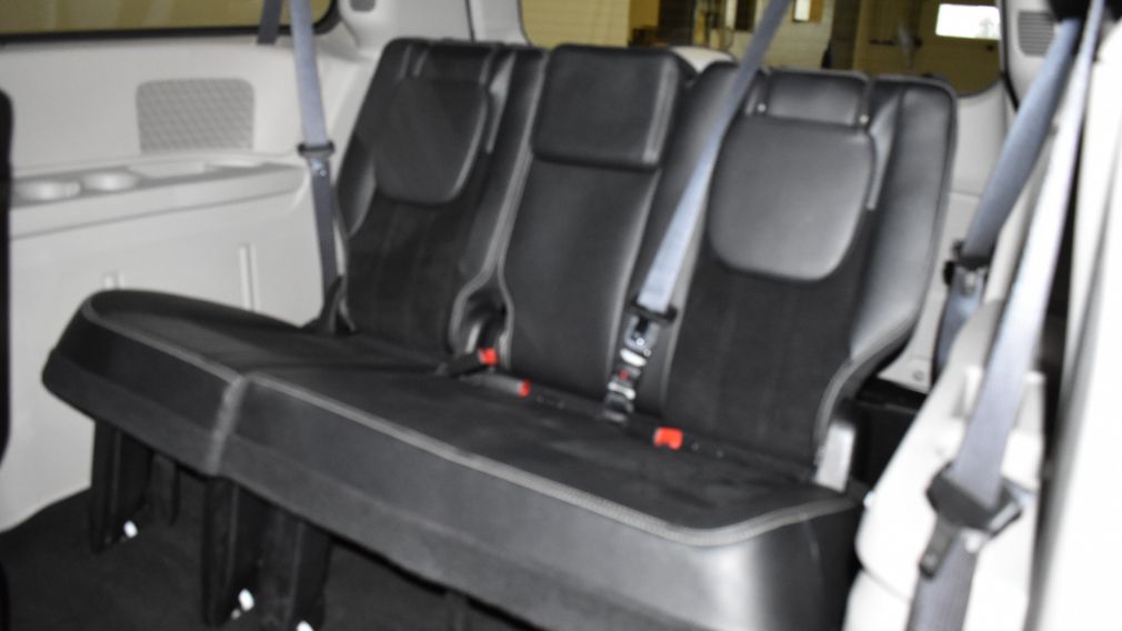2016 Dodge GR Caravan SXT Premium Plus #19