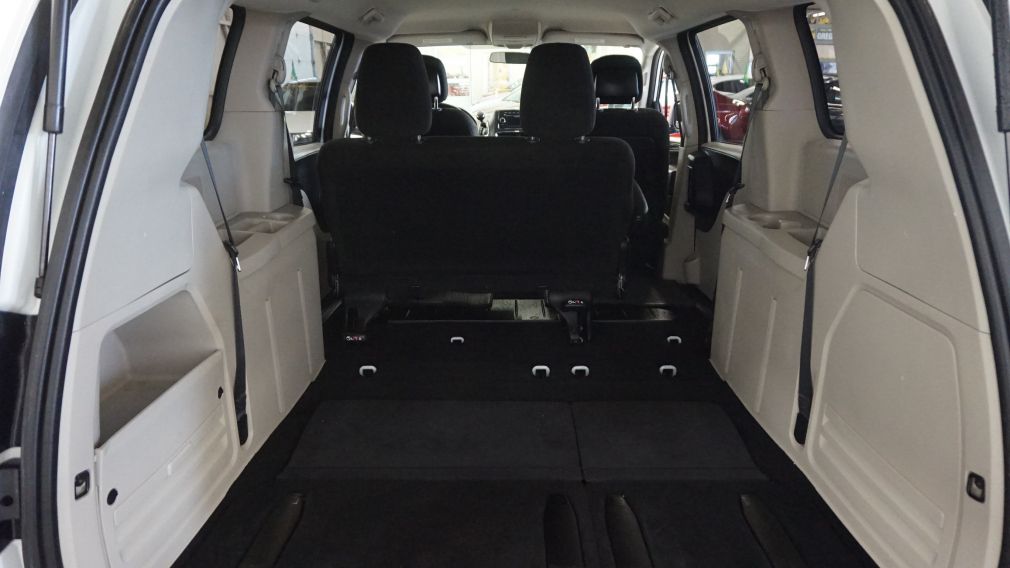 2015 Dodge GR Caravan SE #23