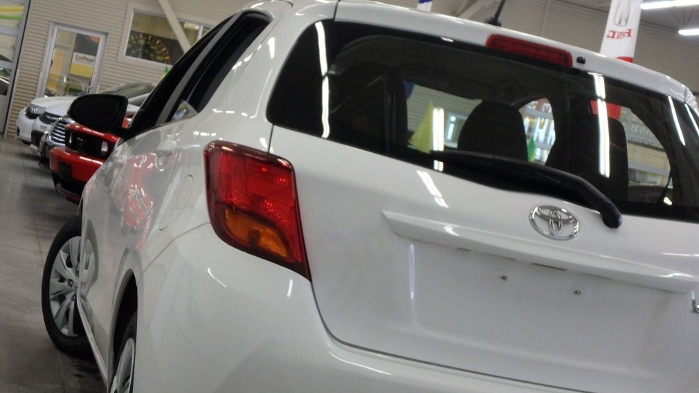 2015 Toyota Yaris LE #30