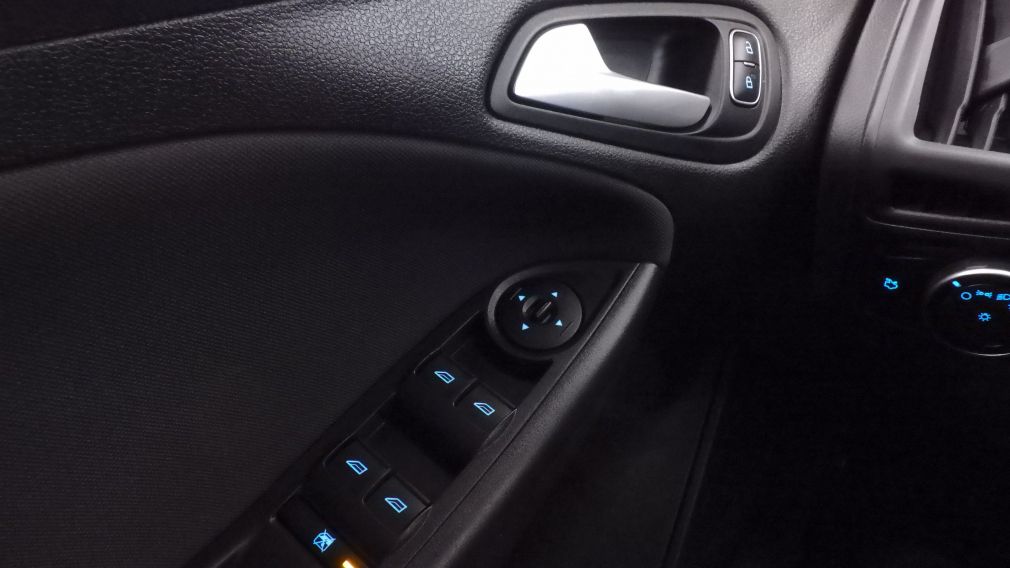 2015 Ford Focus SE (caméra de recul) #18