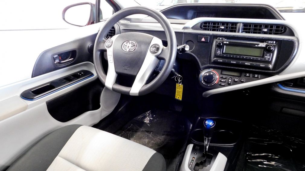 2012 Toyota Prius C #11