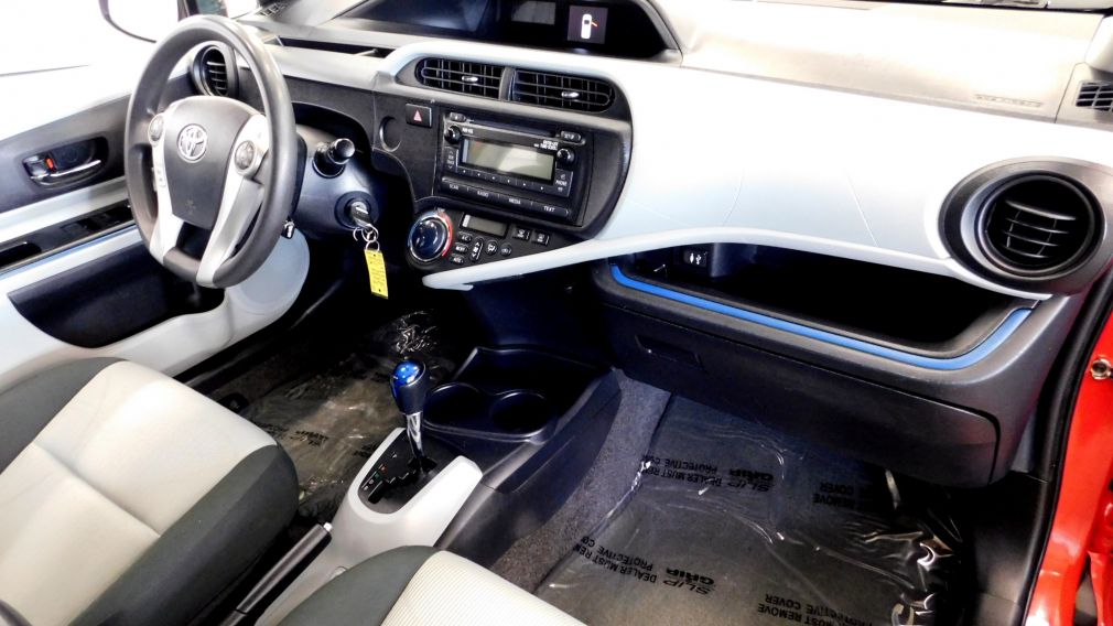 2012 Toyota Prius C #25