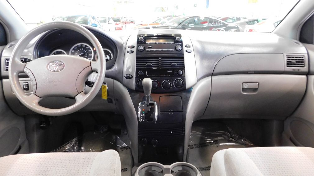 2009 Toyota Sienna CE 7 Places #10