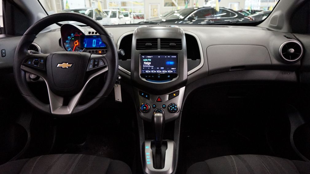 2015 Chevrolet Sonic LT (caméra de recul) #9