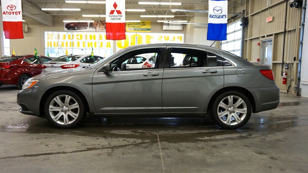 2013 Chrysler 200 Touring #4