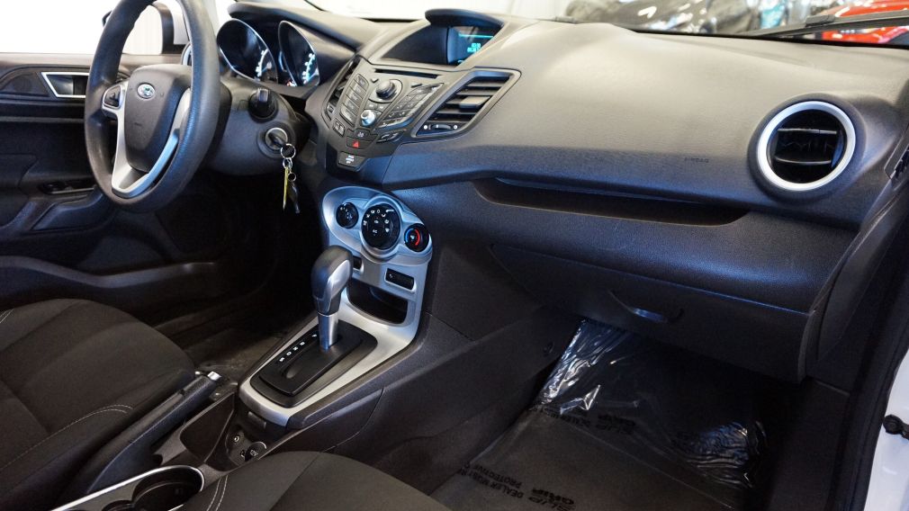 2014 Ford Fiesta SE #47
