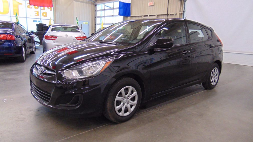 2013 Hyundai Accent GL #4