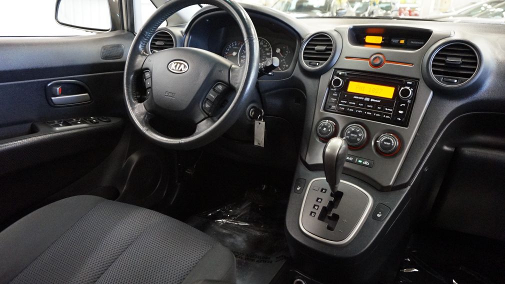 2010 Kia Rondo EX #11