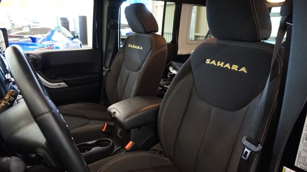 2015 Jeep Wrangler Unlimited Sahara 4WD #17