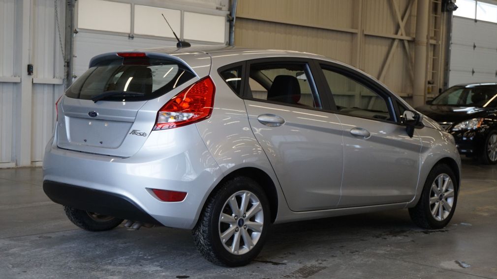 2013 Ford Fiesta SE #7