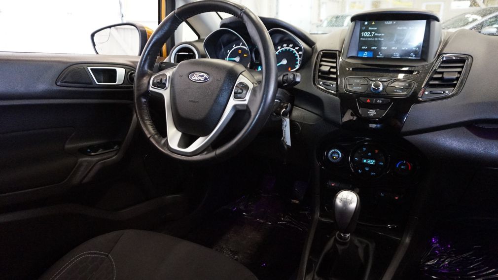 2016 Ford Fiesta SE #16