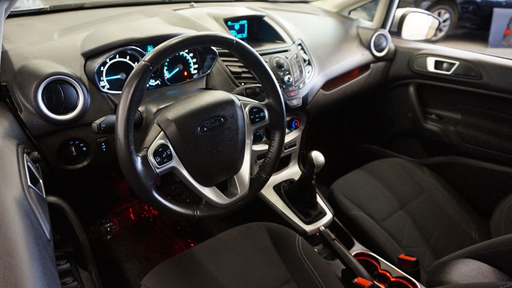 2014 Ford Fiesta SE #10