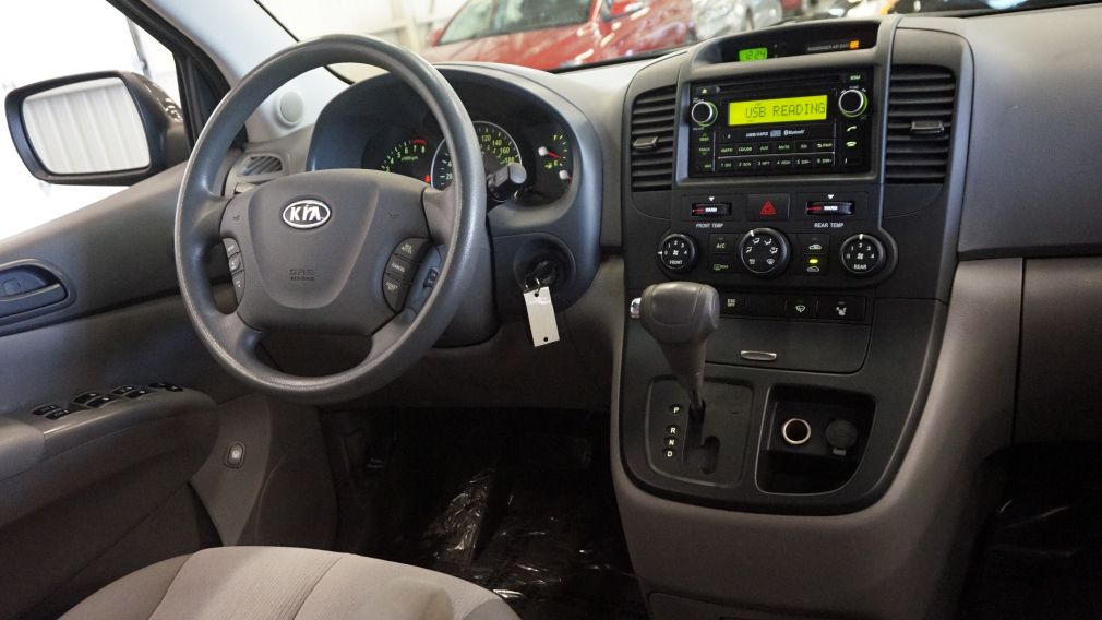 2012 Kia Sedona LX #13